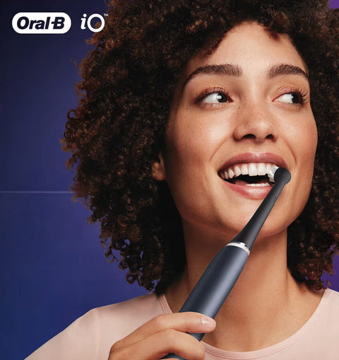 Oral-B Set of 4 iO Ultimate Clean Brush Heads Black